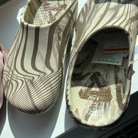 LIMITED EDITION PALACE CROCS. - Picture 6 of 7